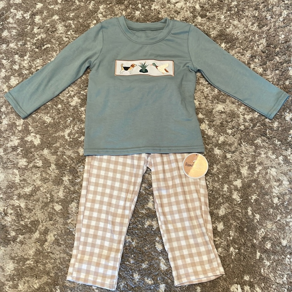 Size 3T Honey Bean Boys pant set with pockets